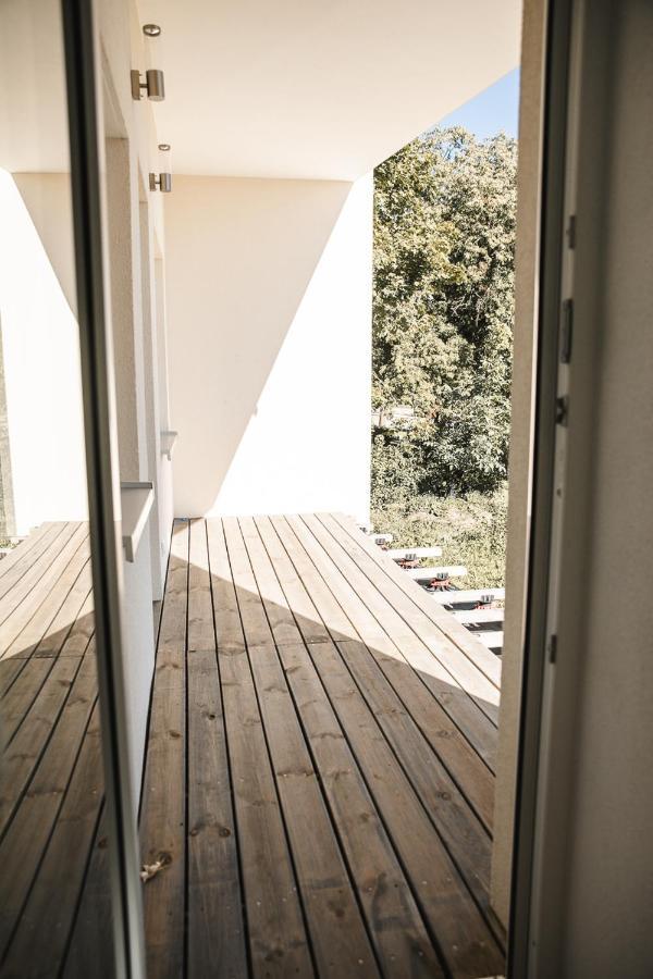 Apartment Shine I
