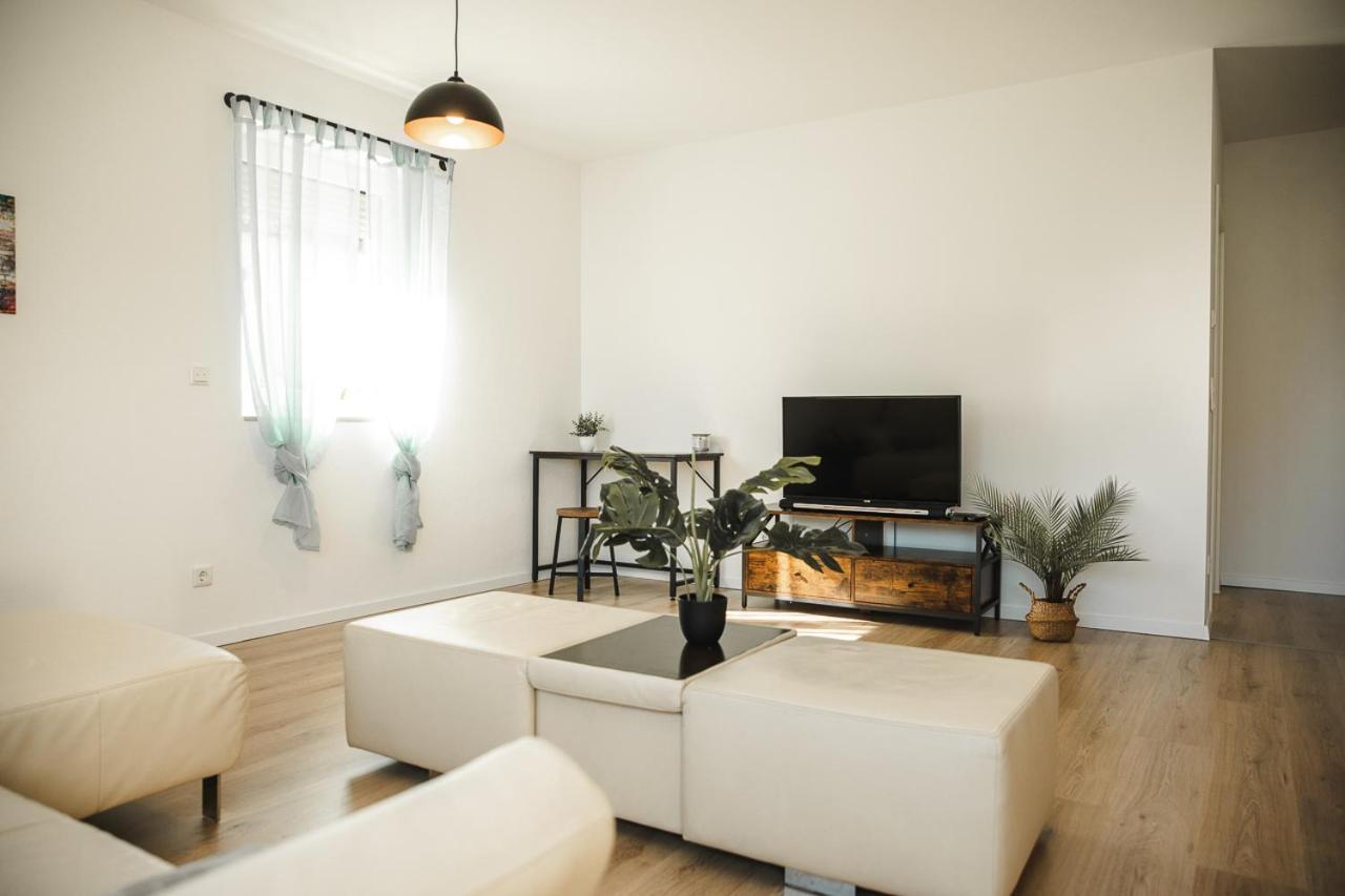 Shine I Apartment